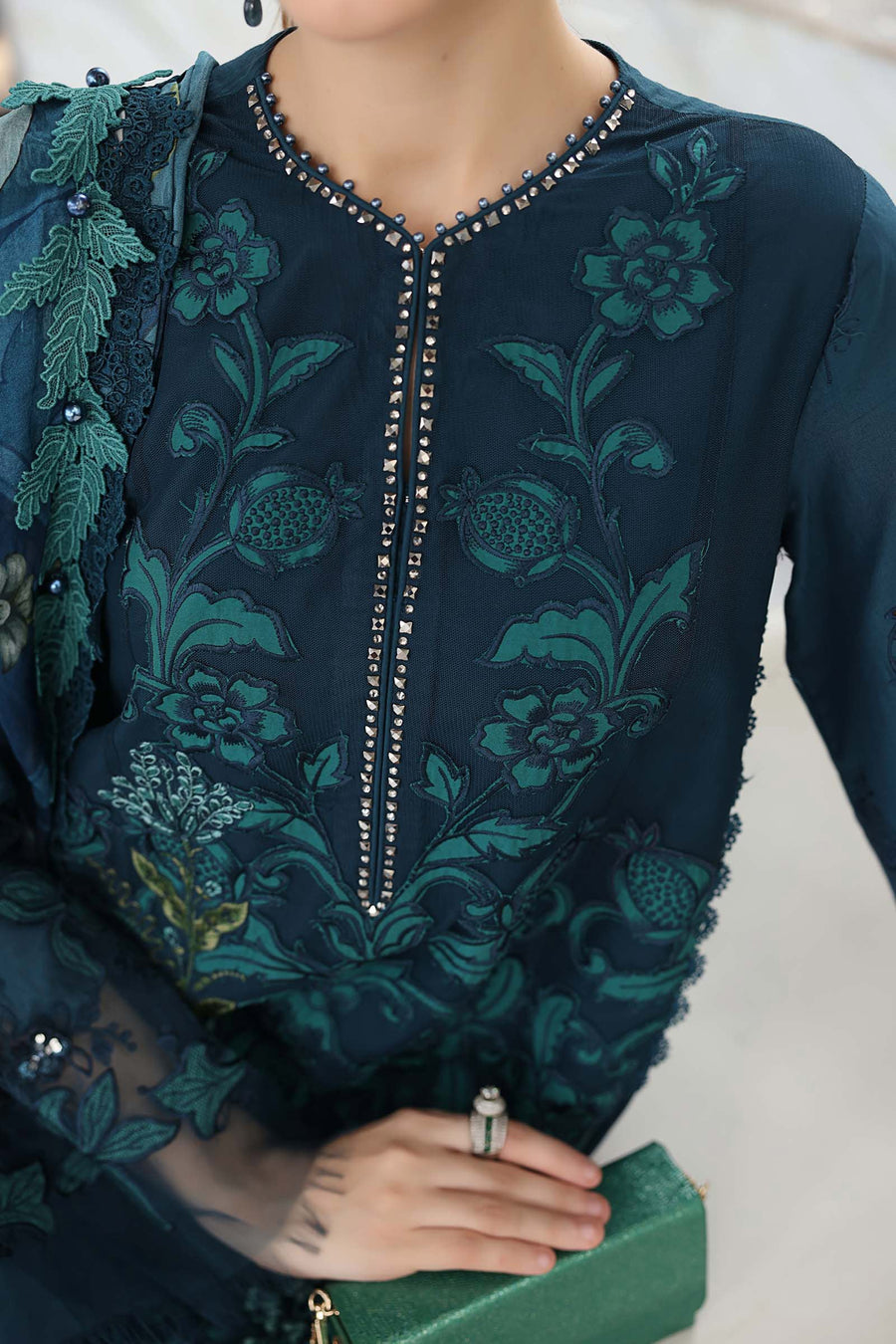 Maria.B Luxury Lawn Eid-2 Unstitched Embroidered 3Pc Suit EL-26-06