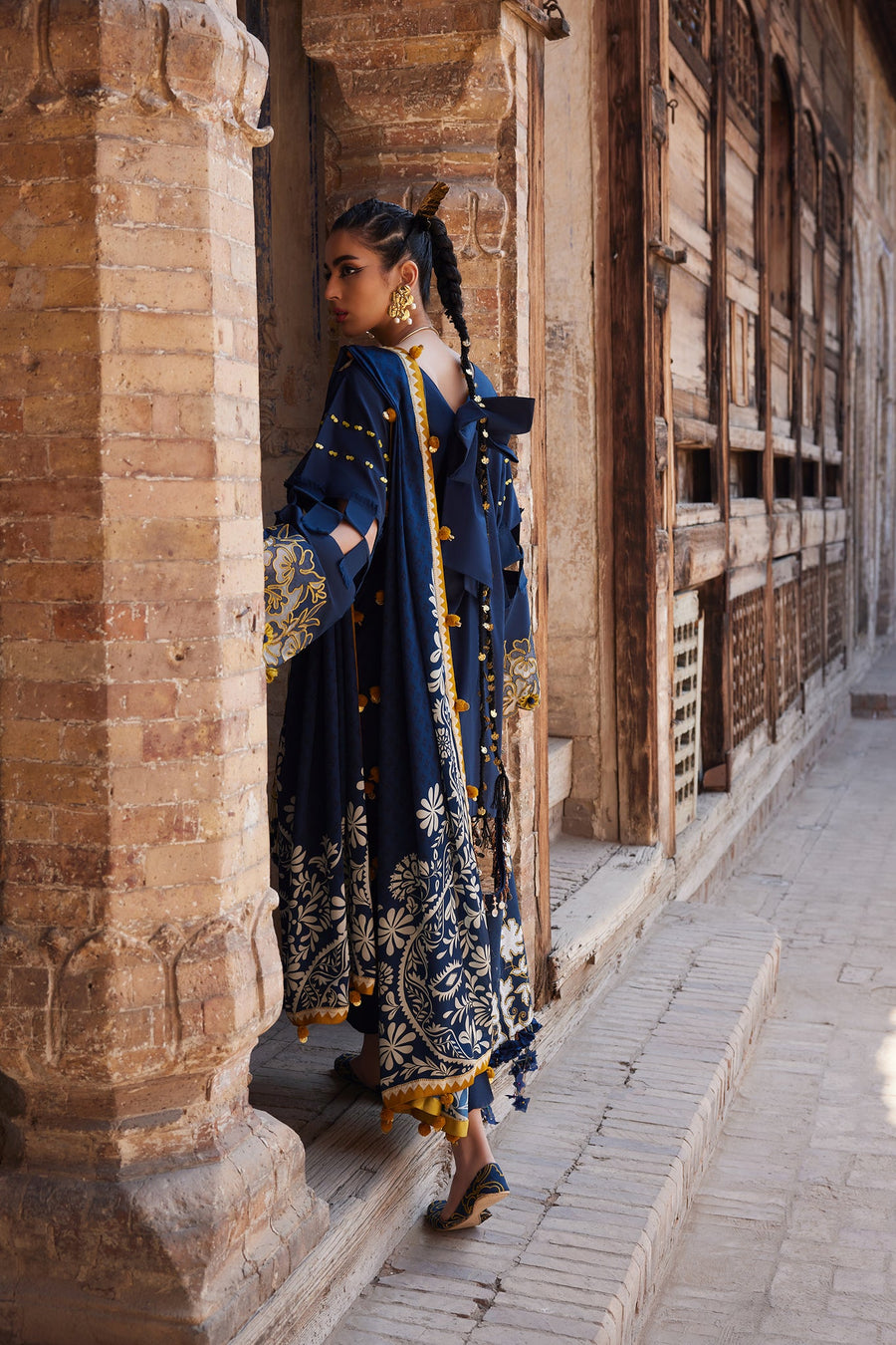 ELAN Embroidered Luxury Lawn Unstitched 3Pc Suit EL25-03B SOLENE