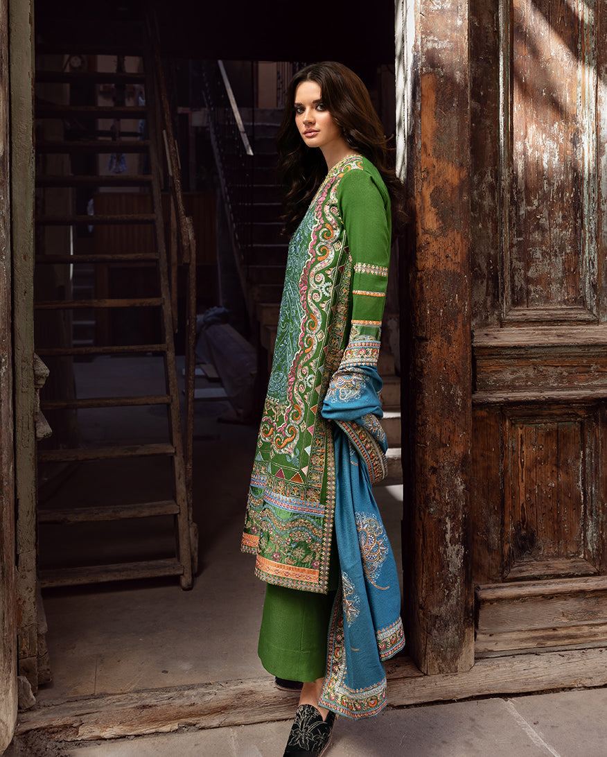 Esmel Lueur Dorent Embroidered Karandi Unstitched 3Pc Suit EUNWI2501-09 Nivalis