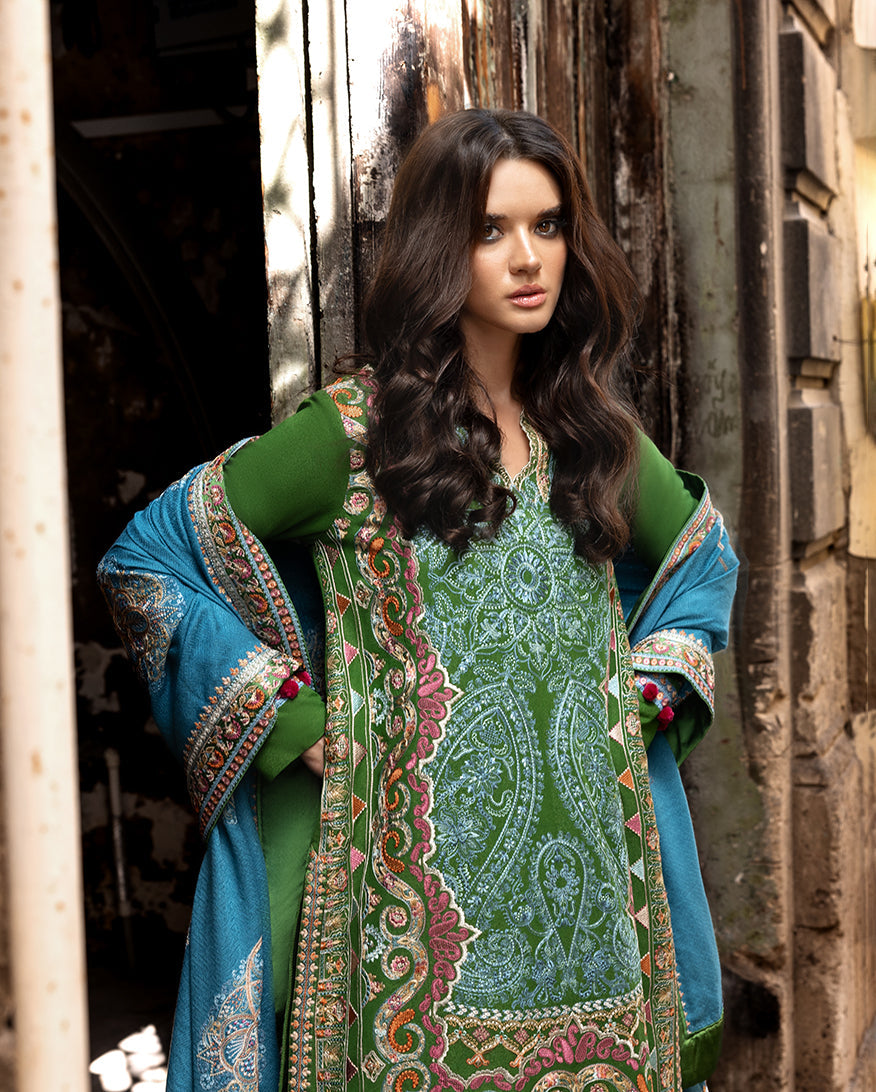 Esmel Lueur Dorent Embroidered Karandi Unstitched 3Pc Suit EUNWI2501-09 Nivalis