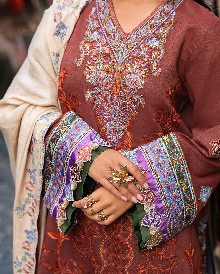 Esmel Lueur Dorent Embroidered Karandi Unstitched 3Pc Suit EUNWI2501-10 Eira
