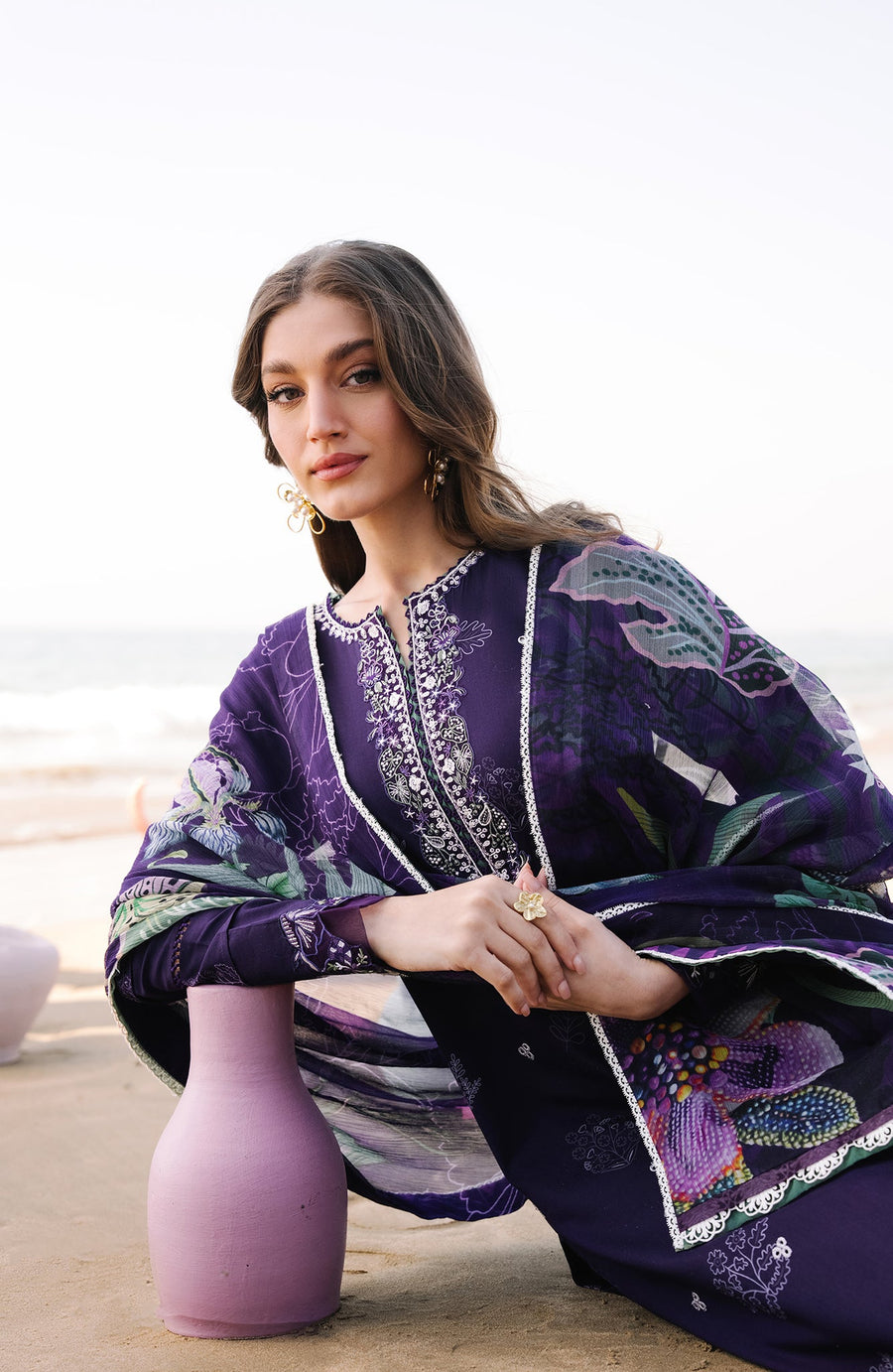 Seran Afsanah Embroidered Lawn Unstitched 3Pc Suit D-08 ELIN
