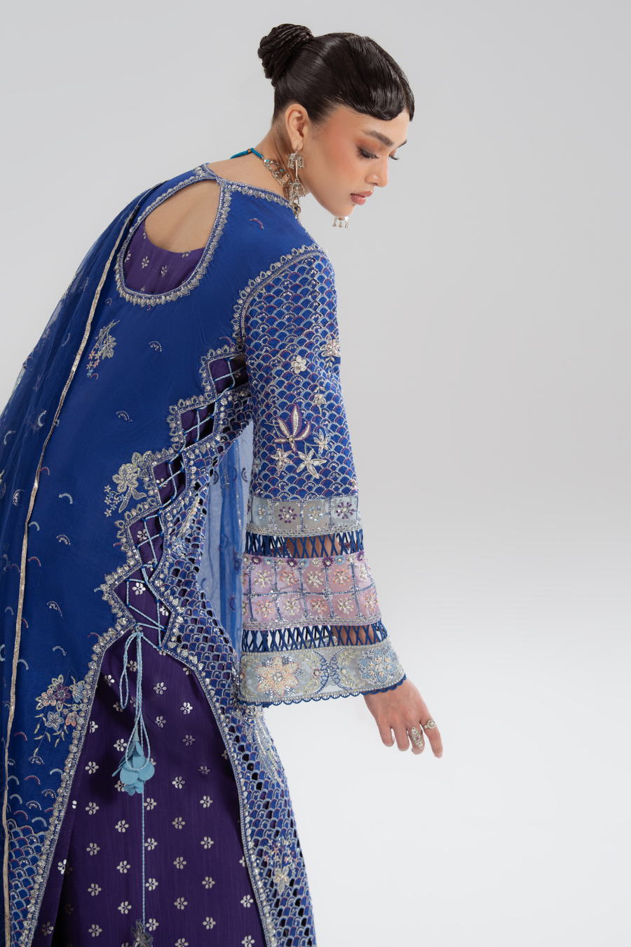 Soraya Silk Edit Embroidered Silk Unstitched 3Pc Suit - Évara