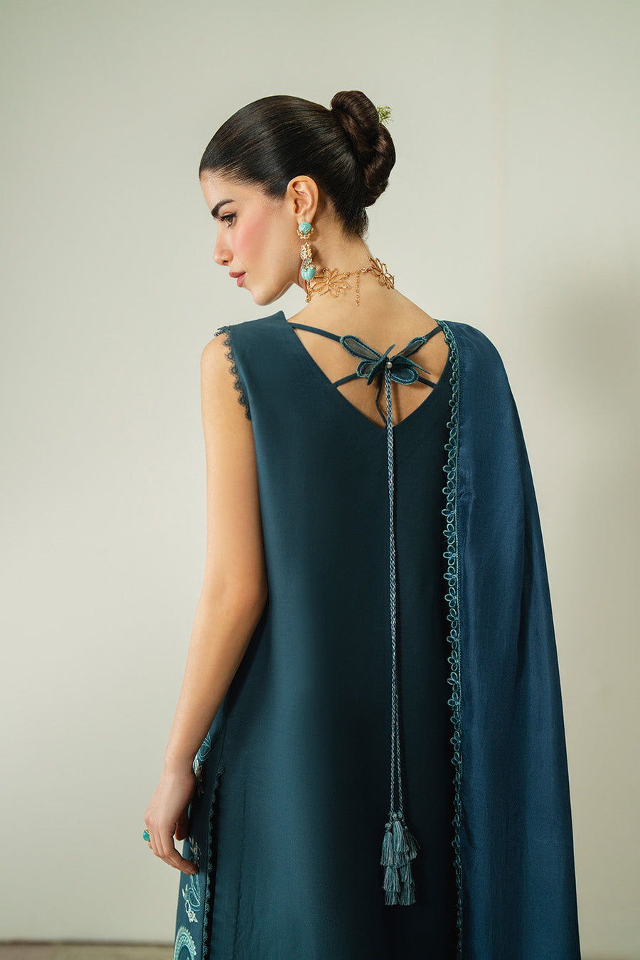 Zariya Zaira Embroidered Luxury Lawn Unstitched 3Pc Suit ZB6S101 FAUNA