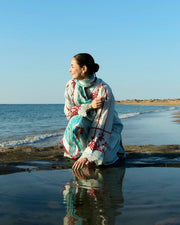 Hania amir looking pretty at beach wearing summer shade