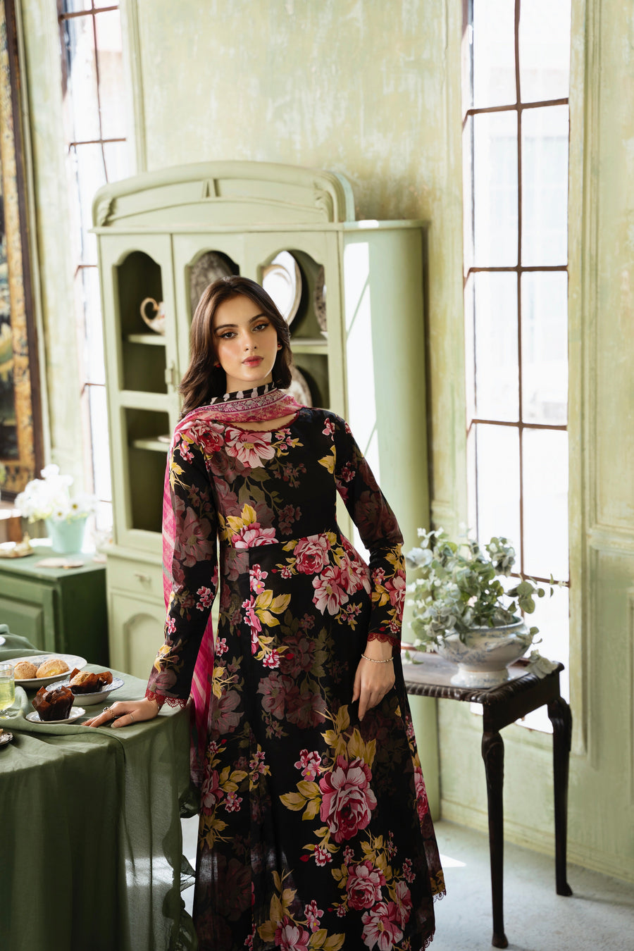 Feathers Chic Bella Unstitched Printed Lawn 3Pc Suit Lyra-FT396