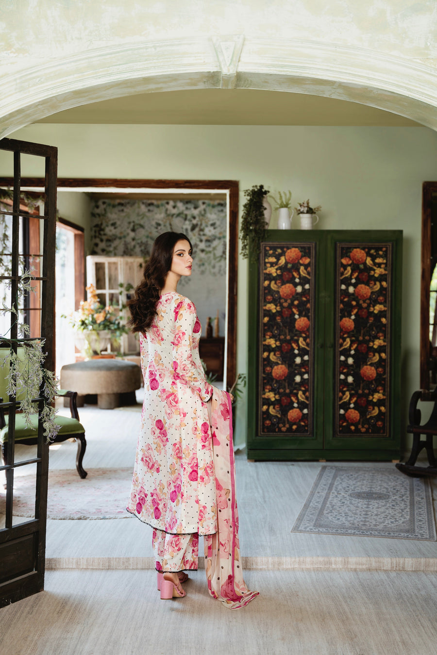 Feathers Chic Bella Unstitched Printed Lawn 3Pc Suit Christa-FT400