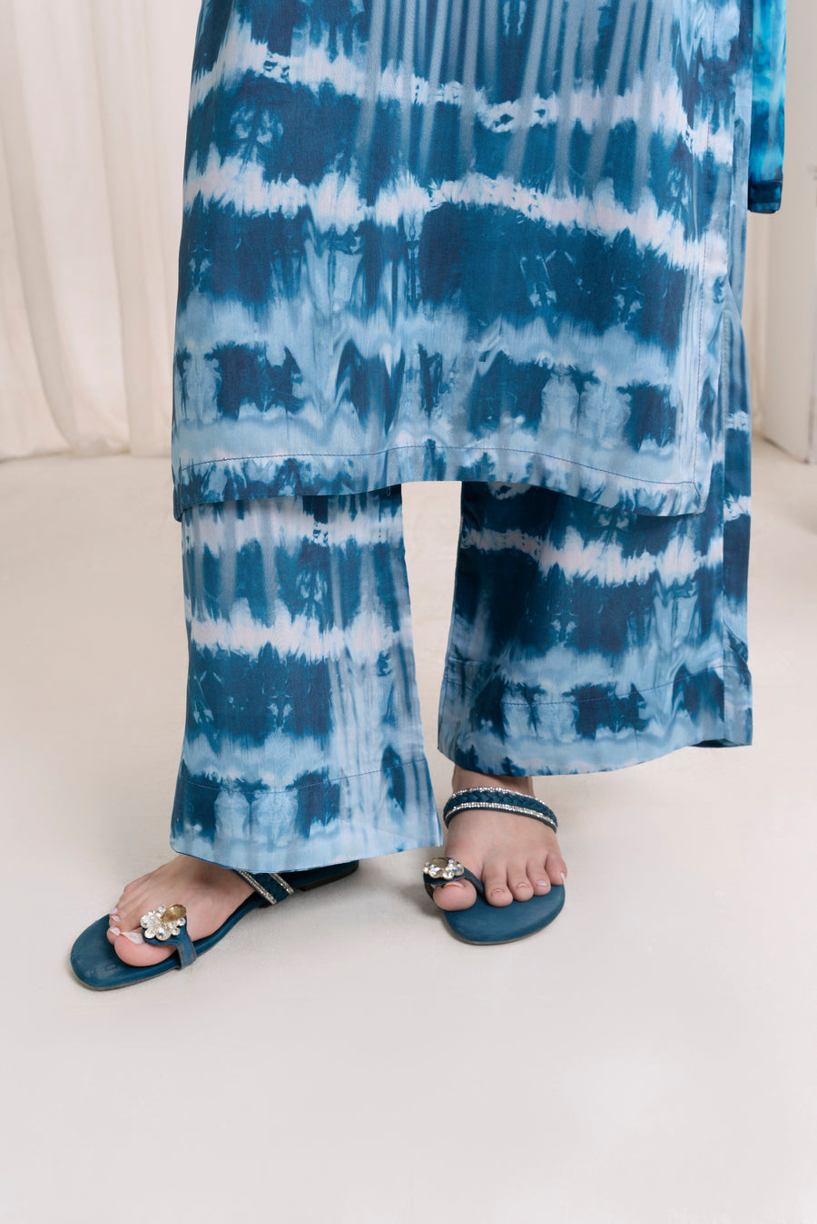 Feathers Frosty Fables Printed Viscose Unstitched 3Pc Suit EIRVEX-FT562