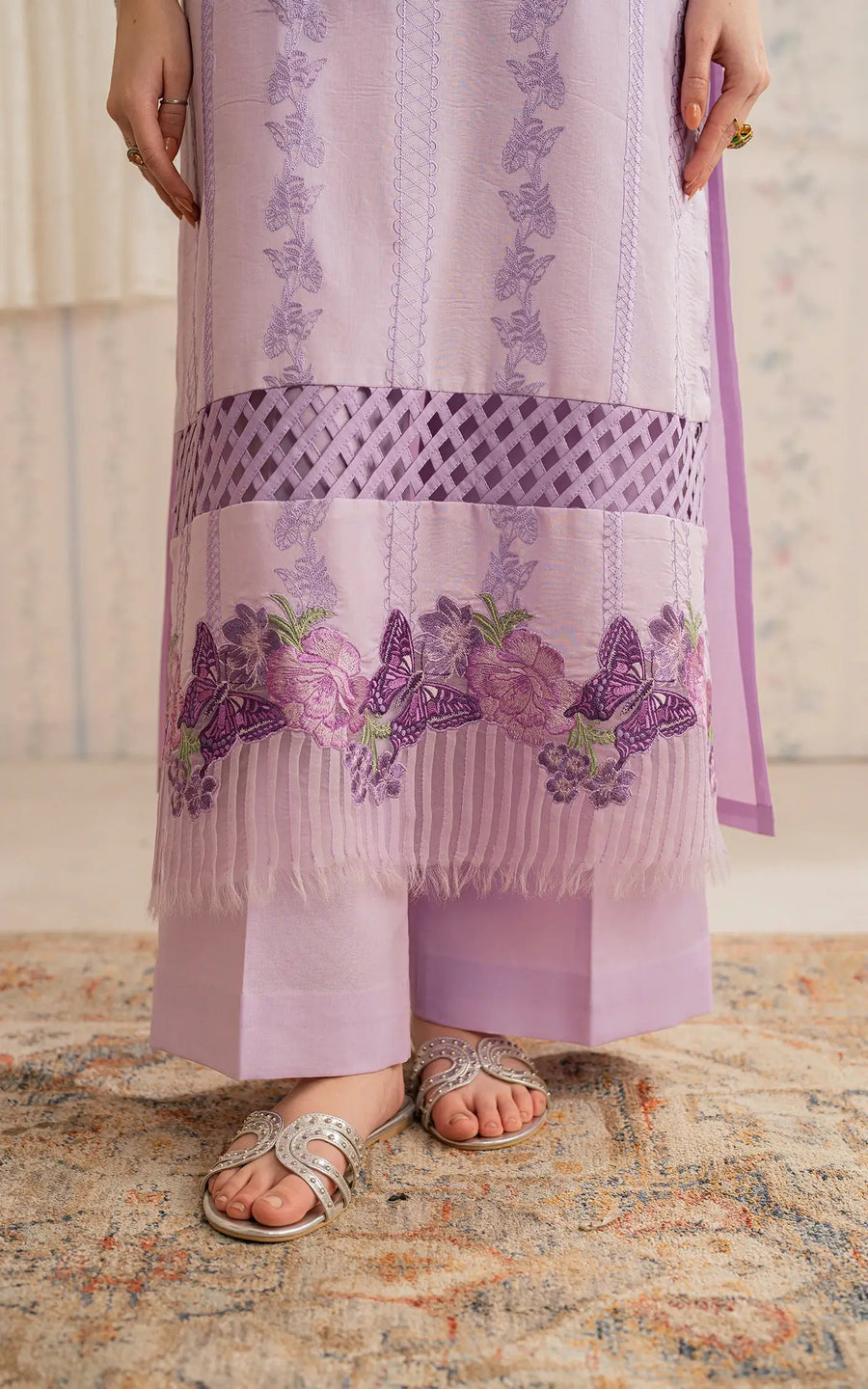 Asifa & Nabeel Meraki Vintage Embroidered Lawn Unstitched 3Pc Suit MVL25-17 Faakhta