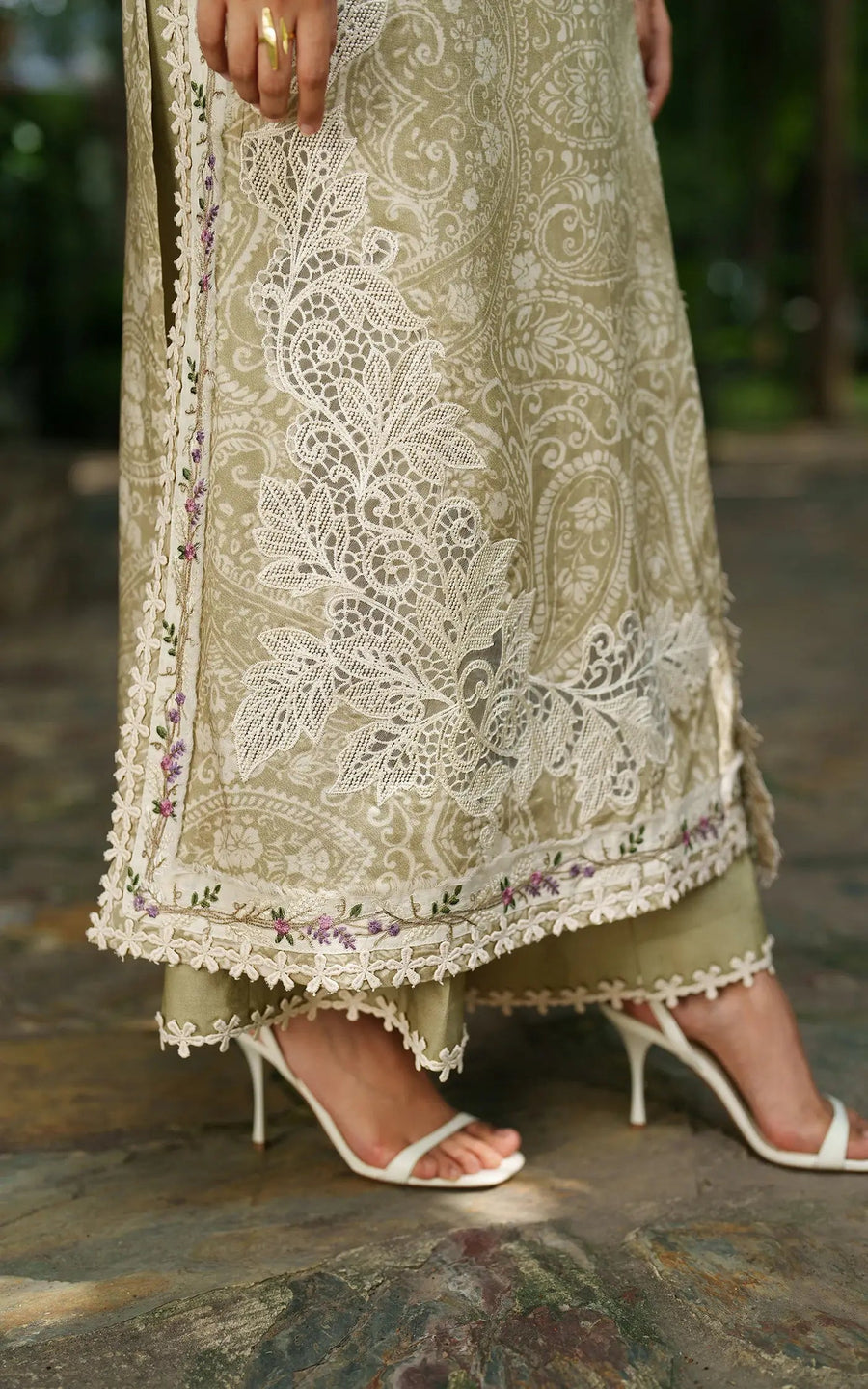 Asifa & Nabeel Meraki Embroidered Viscose Unstitched 3Pc Suit - Frozen Dew
