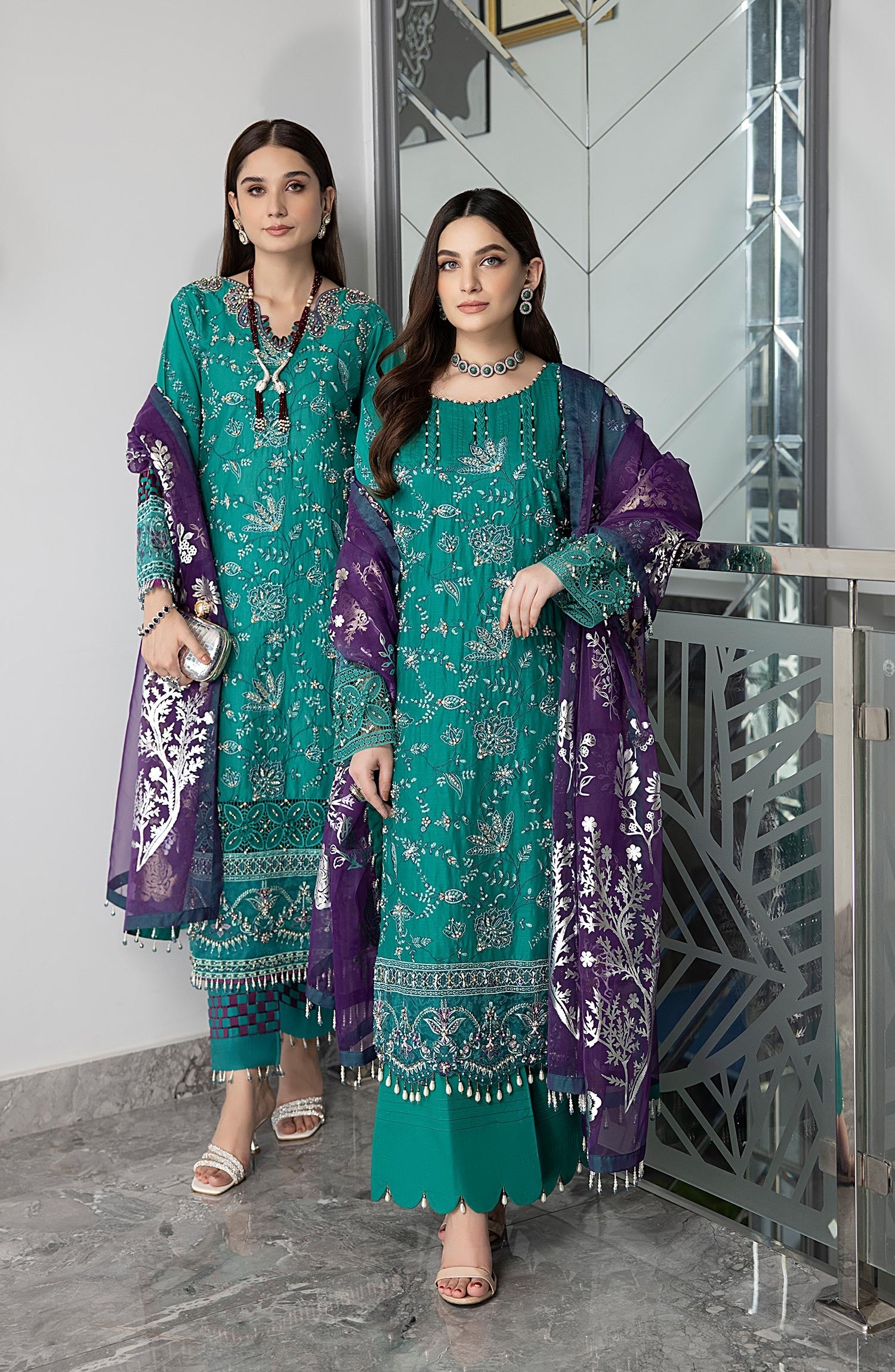 Glare by Razab Hand Made Embroidered Lawn Unstitched 3Pc Suit GLA-001 HM