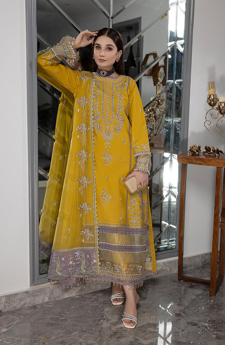 Glare by Razab Hand Made Embroidered Lawn Unstitched 3Pc Suit GLA-002 HM