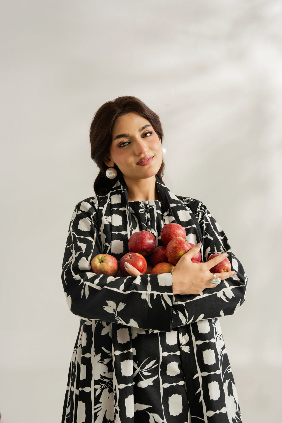 Feathers Dosti Digital Printed Khaddar Unstitched 3Pc Suit GLINT-FT585