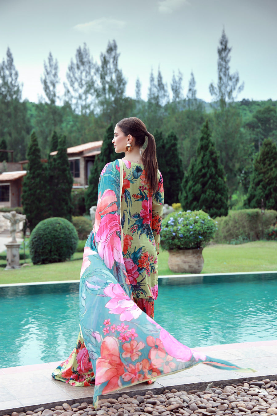 Feathers Stillness In Bloom Unstitched Printed Lawn 3Pc Suit HUESYN-FT525