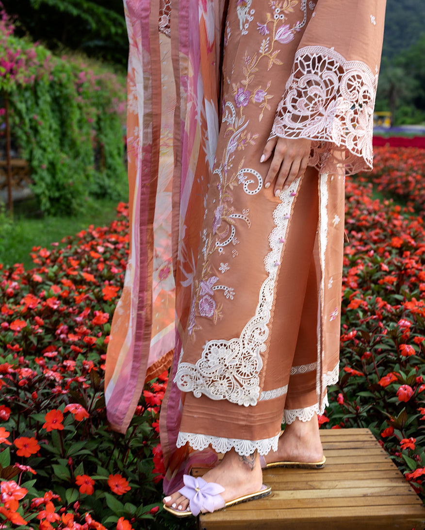 Mushq Hemline The Secerat Garden Unstitched Lawn 3Pc Suit - Rosette Reverie