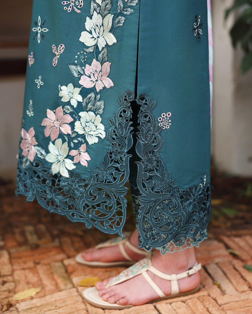 Mushq Hemline The Secerat Garden Unstitched Lawn 3Pc Suit - Ivy Spell