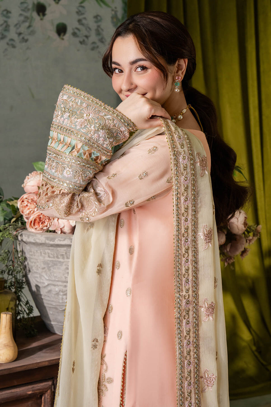 Naina by Imrozia Embroidered Chiffon Unstitched 3Pc Suit I-193 Kashud