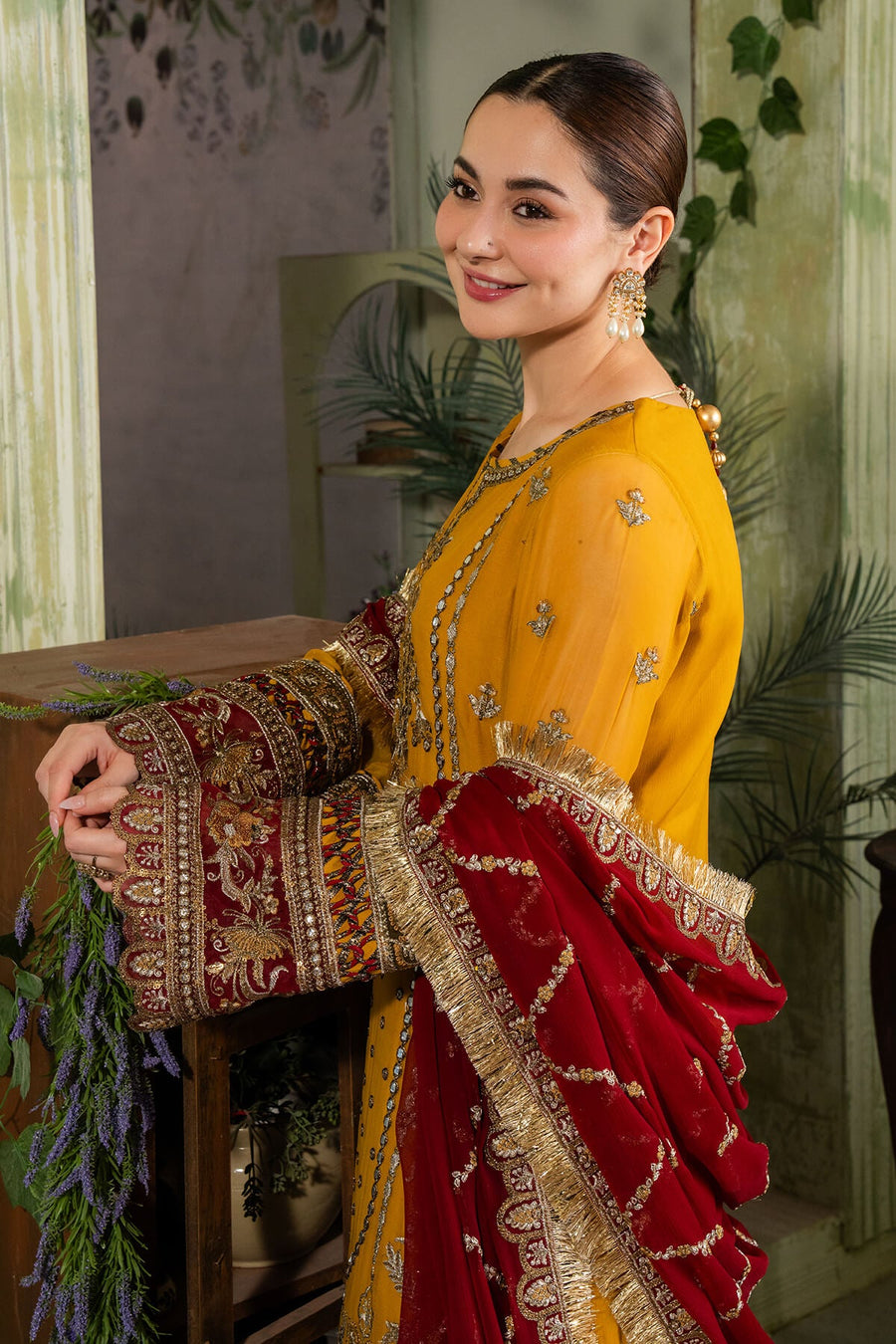 Naina by Imrozia Embroidered Chiffon Unstitched 3Pc Suit I-196 Naaz