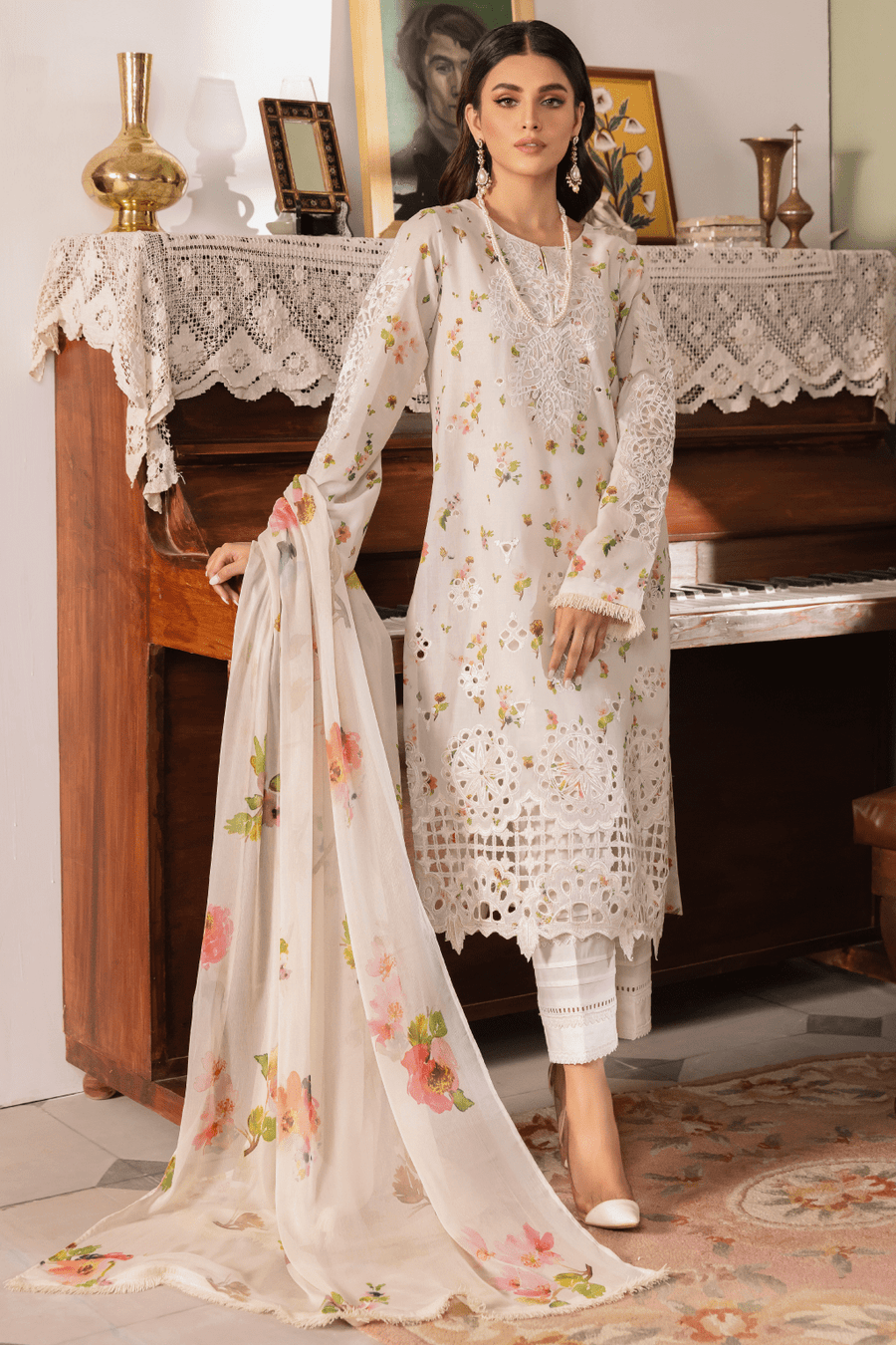IZNIK Dastaan Premium Embroidered Lawn Unstitched 3Pc Suit IDL-01 RAINA