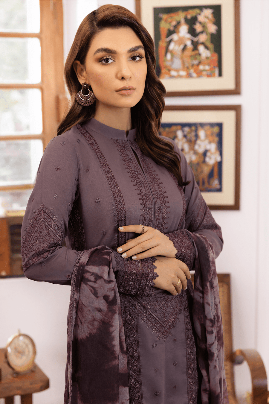 IZNIK Dastaan Premium Embroidered Lawn Unstitched 3Pc Suit IDL-02 BAREEA