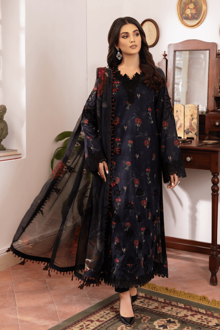 IZNIK Dastaan Premium Embroidered Lawn Unstitched 3Pc Suit IDL-04 DIMAH