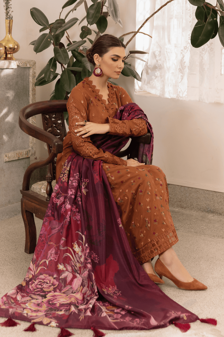 IZNIK Dastaan Premium Embroidered Lawn Unstitched 3Pc Suit IDL-08 TIRAQ
