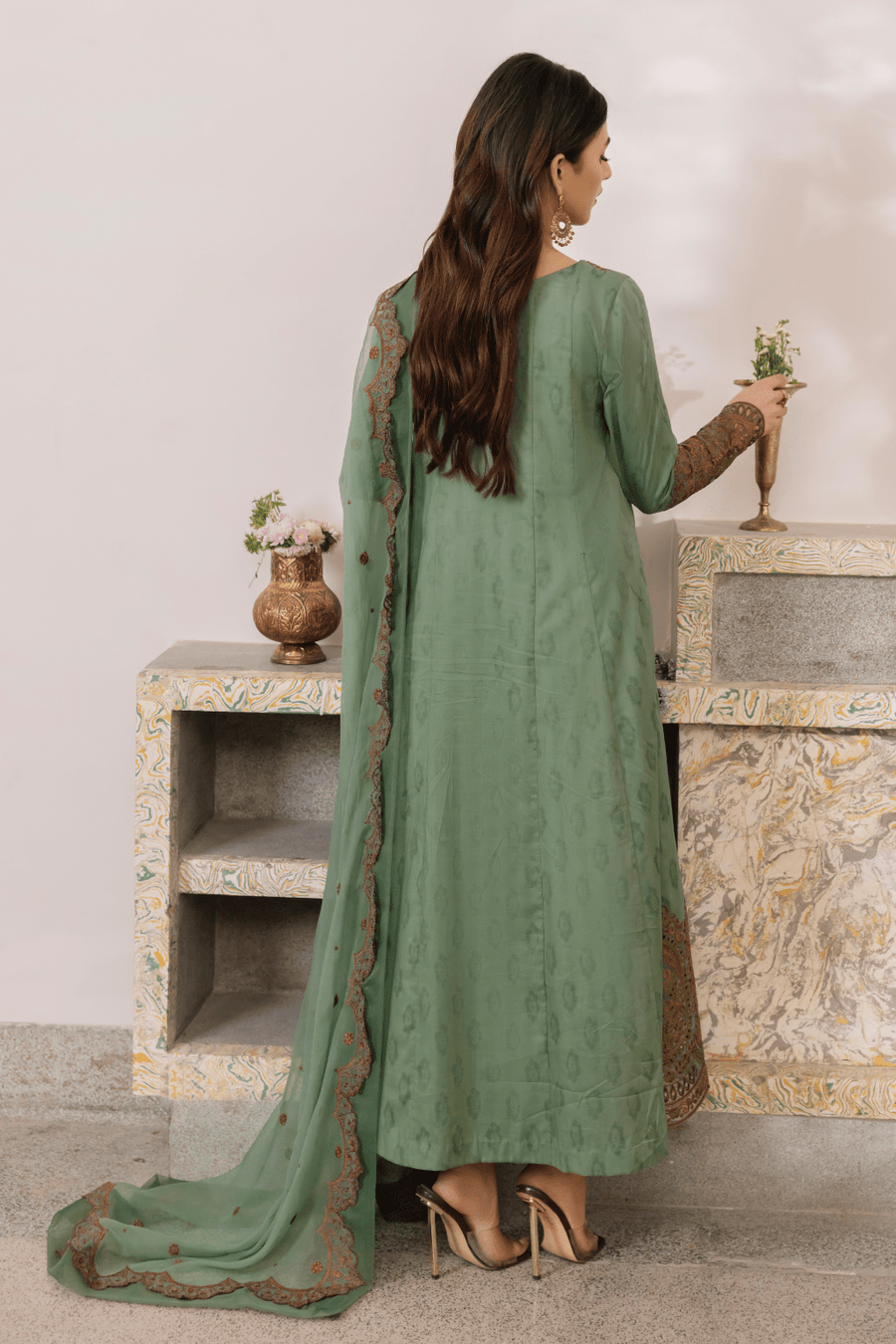 IZNIK Dastaan Premium Embroidered Lawn Unstitched 3Pc Suit IDL-09 AIDAH