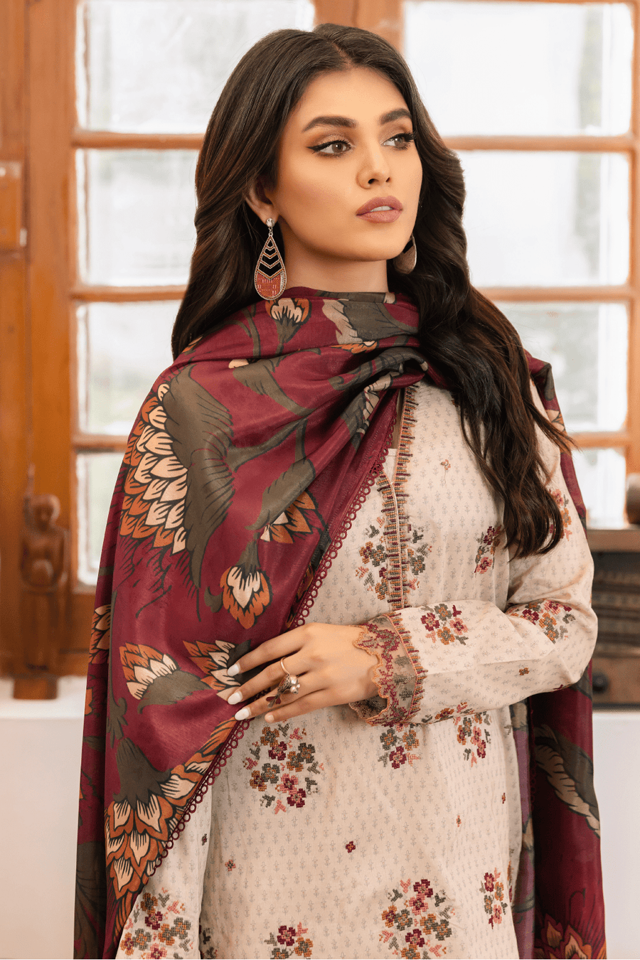 IZNIK Dastaan Premium Embroidered Lawn Unstitched 3Pc Suit IDL-12 Juyal