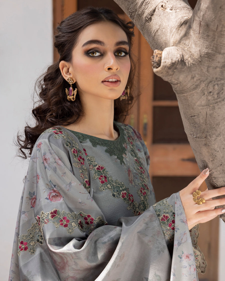 Jahanara by Iznik Embroidered Slub Khaddar Unstitched 3Pc Suit IJK-04 min