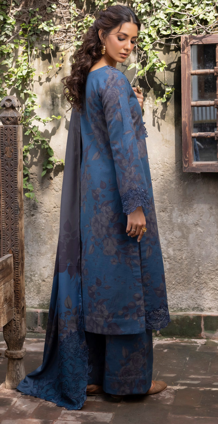 Jahanara by Iznik Embroidered Slub Khaddar Unstitched 3Pc Suit IJK-05