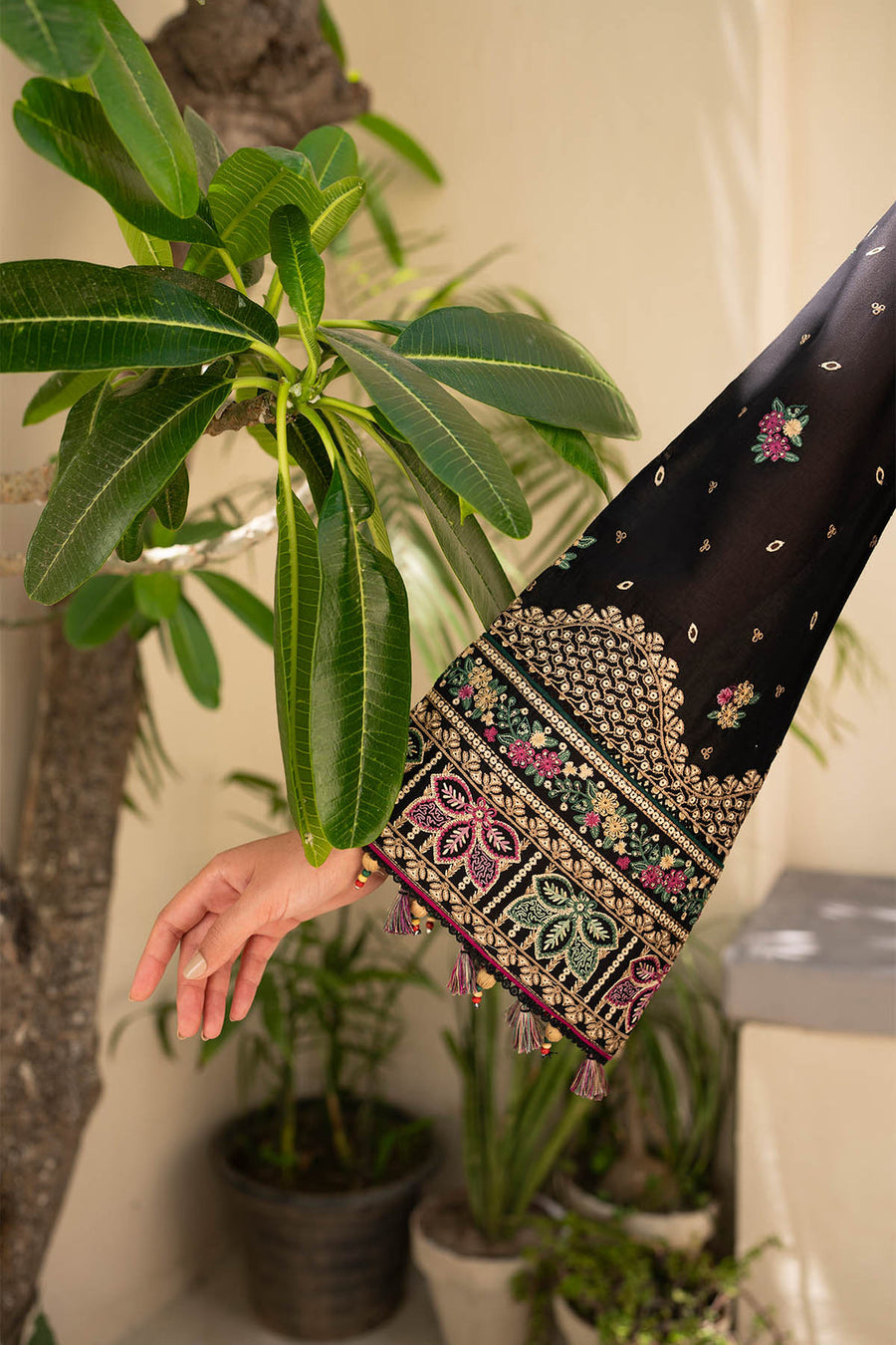 Iris by Jazmin Embroidered Lawn Unstitched 3Pc Suit IL-SS24-D4