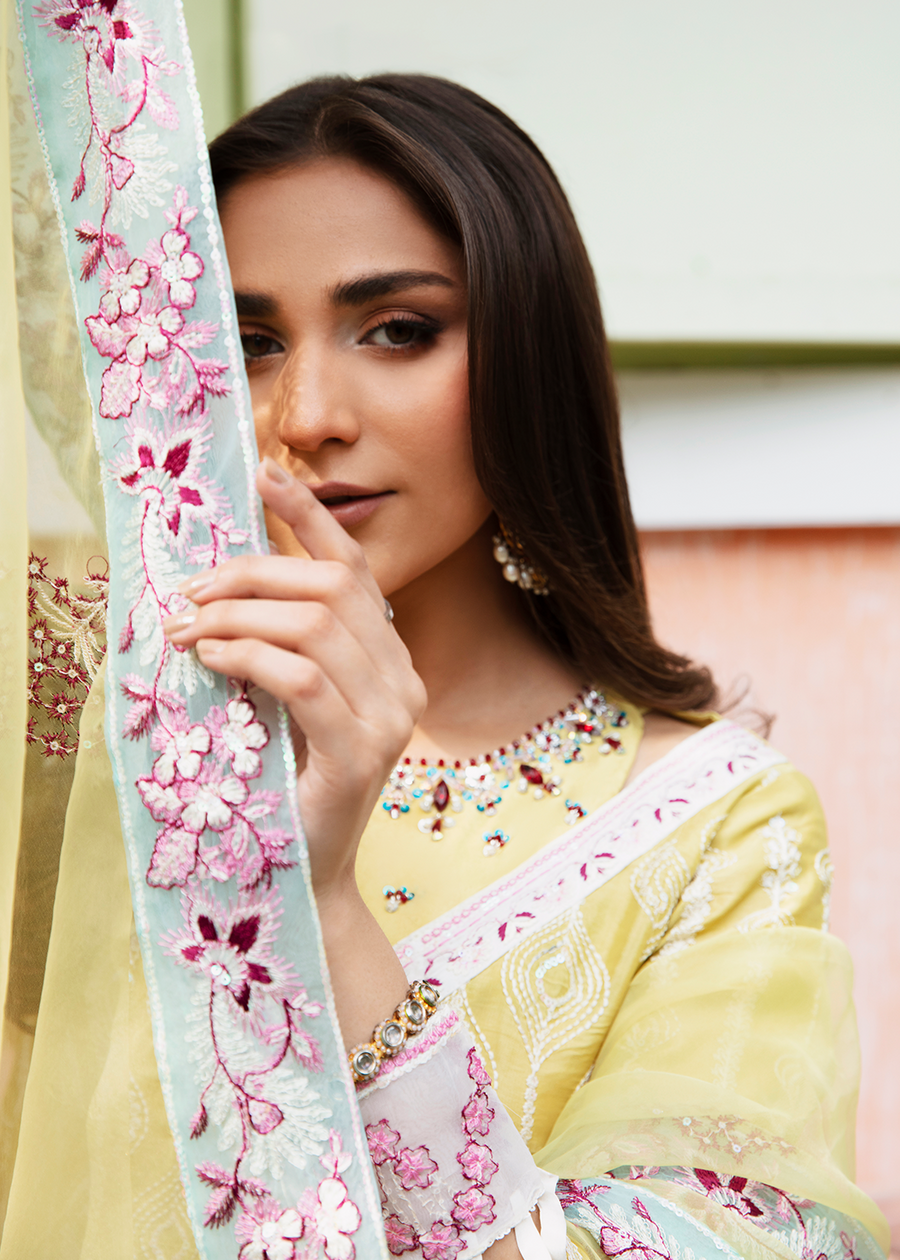 MOK Rang e Noor Embroidered Grip 3Pc Suit Kanwal - Yellow
