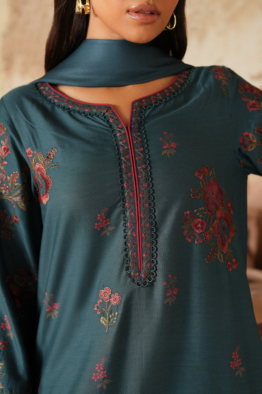 IZNIK Pre Fall Embroidered Viscose Linen Unstitched 3Pc Suit IPF-01