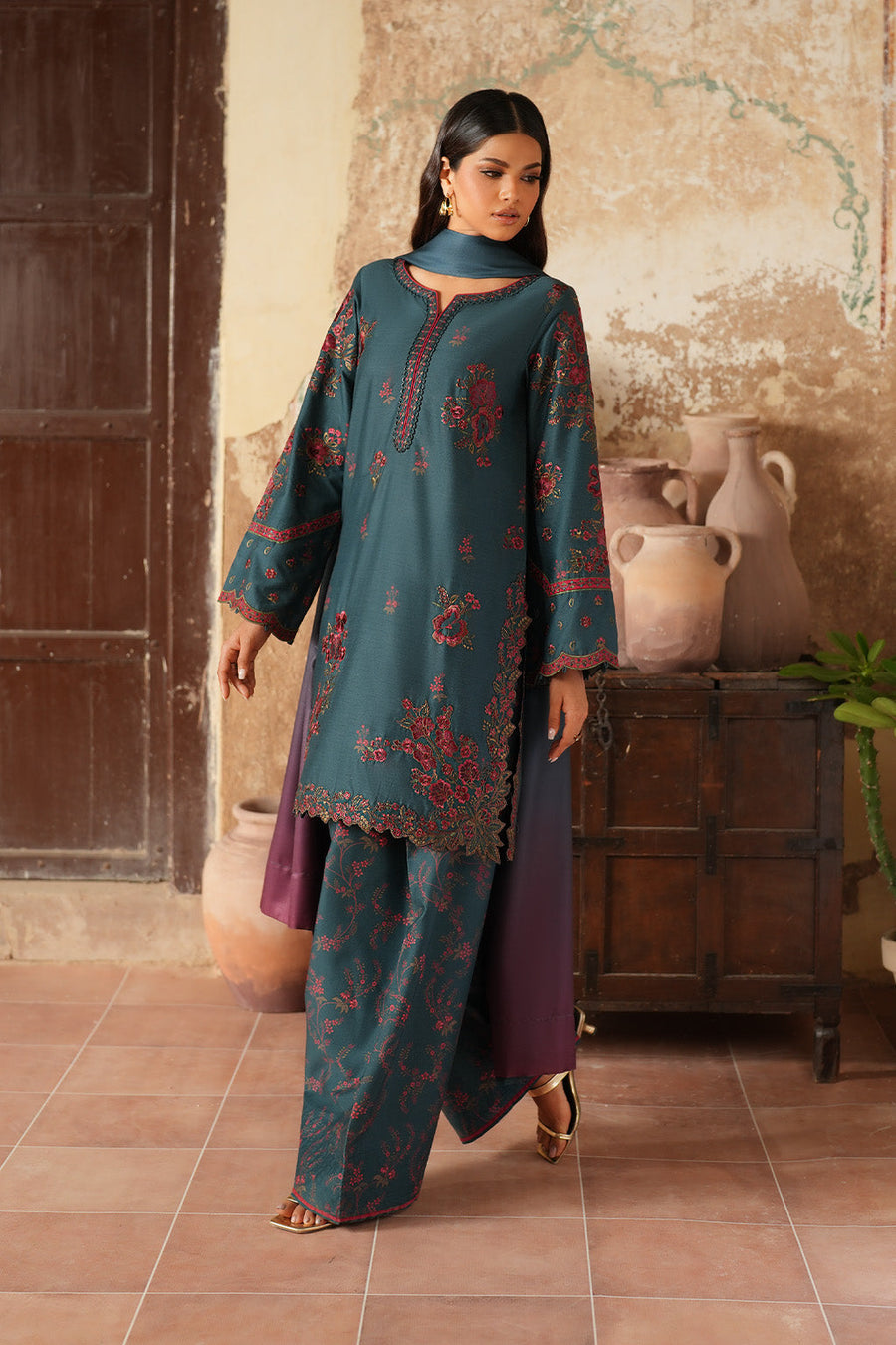 IZNIK Pre Fall Embroidered Viscose Linen Unstitched 3Pc Suit IPF-01