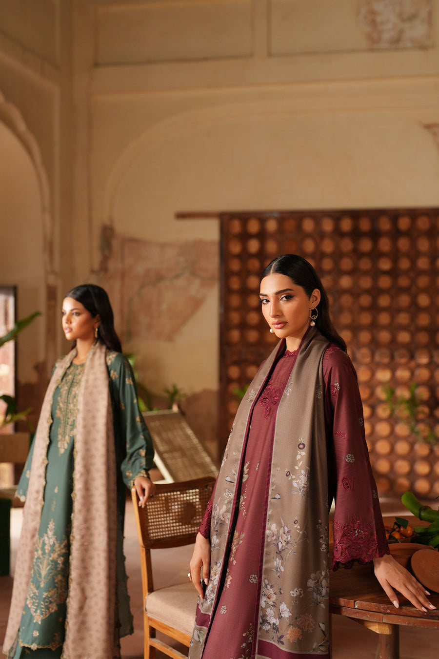 IZNIK Pre Fall Embroidered Viscose Linen Unstitched 3Pc Suit IPF-03