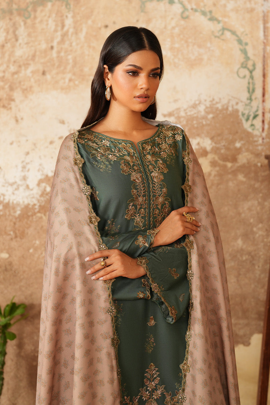 IZNIK Pre Fall Embroidered Viscose Linen Unstitched 3Pc Suit IPF-05