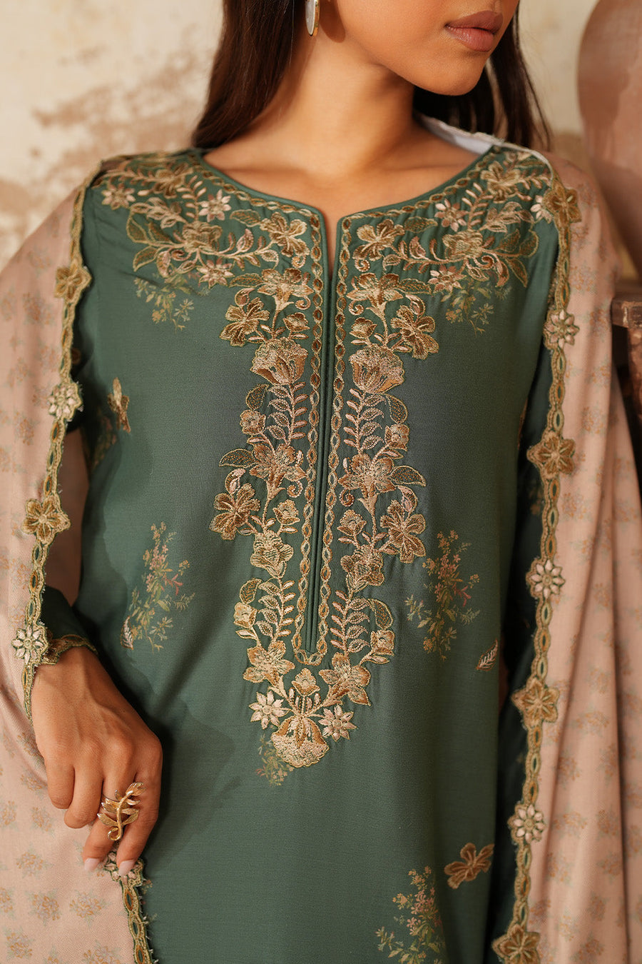 IZNIK Pre Fall Embroidered Viscose Linen Unstitched 3Pc Suit IPF-05