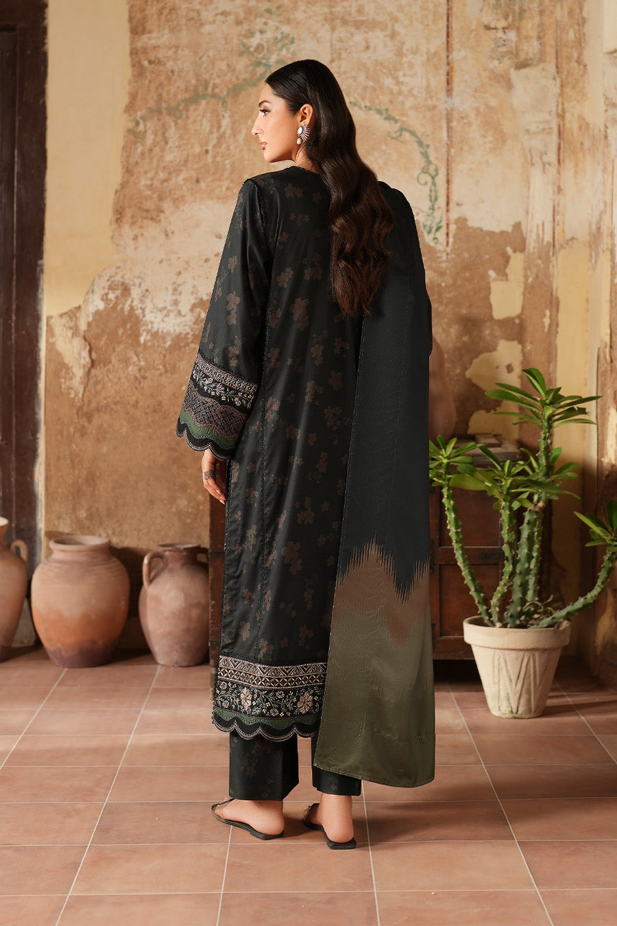 IZNIK Pre Fall Embroidered Viscose Linen Unstitched 3Pc Suit IPF-06