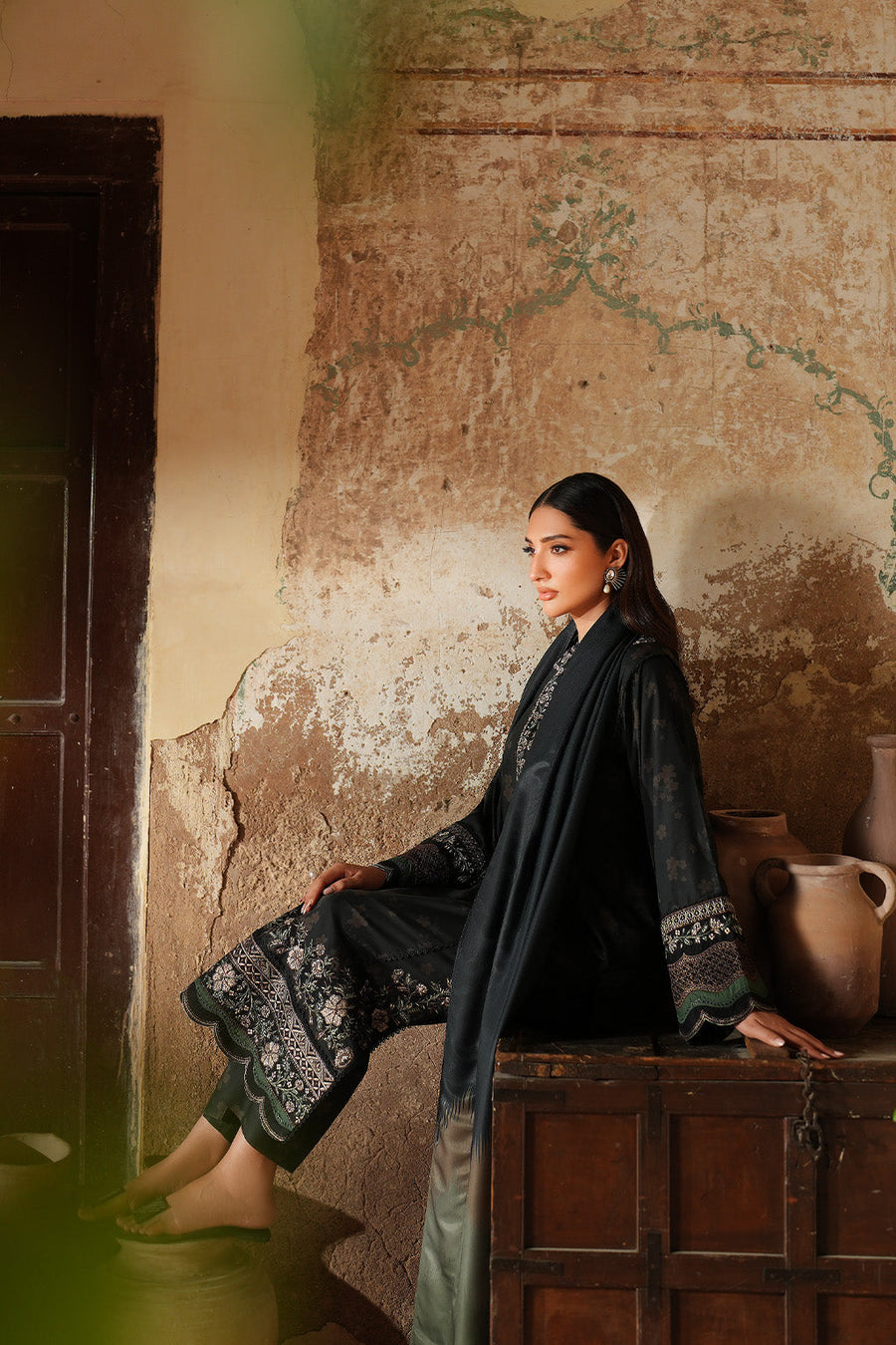 IZNIK Pre Fall Embroidered Viscose Linen Unstitched 3Pc Suit IPF-06