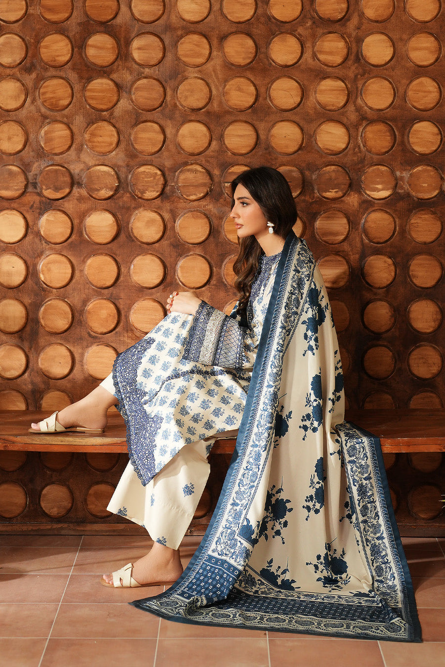 IZNIK Pre Fall Embroidered Viscose Linen Unstitched 3Pc Suit IPF-07