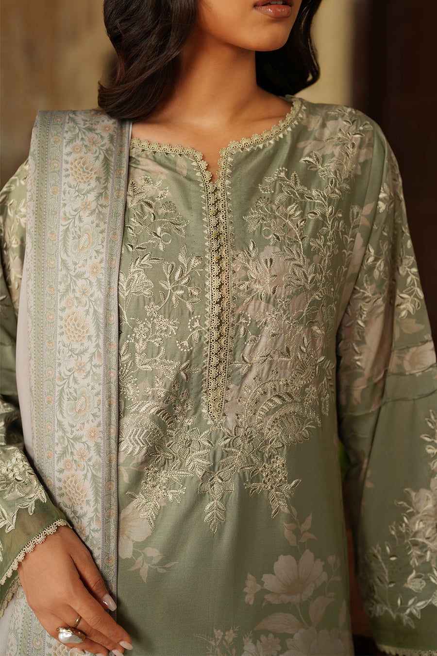 IZNIK Pre Fall Embroidered Viscose Linen Unstitched 3Pc Suit IPF-08