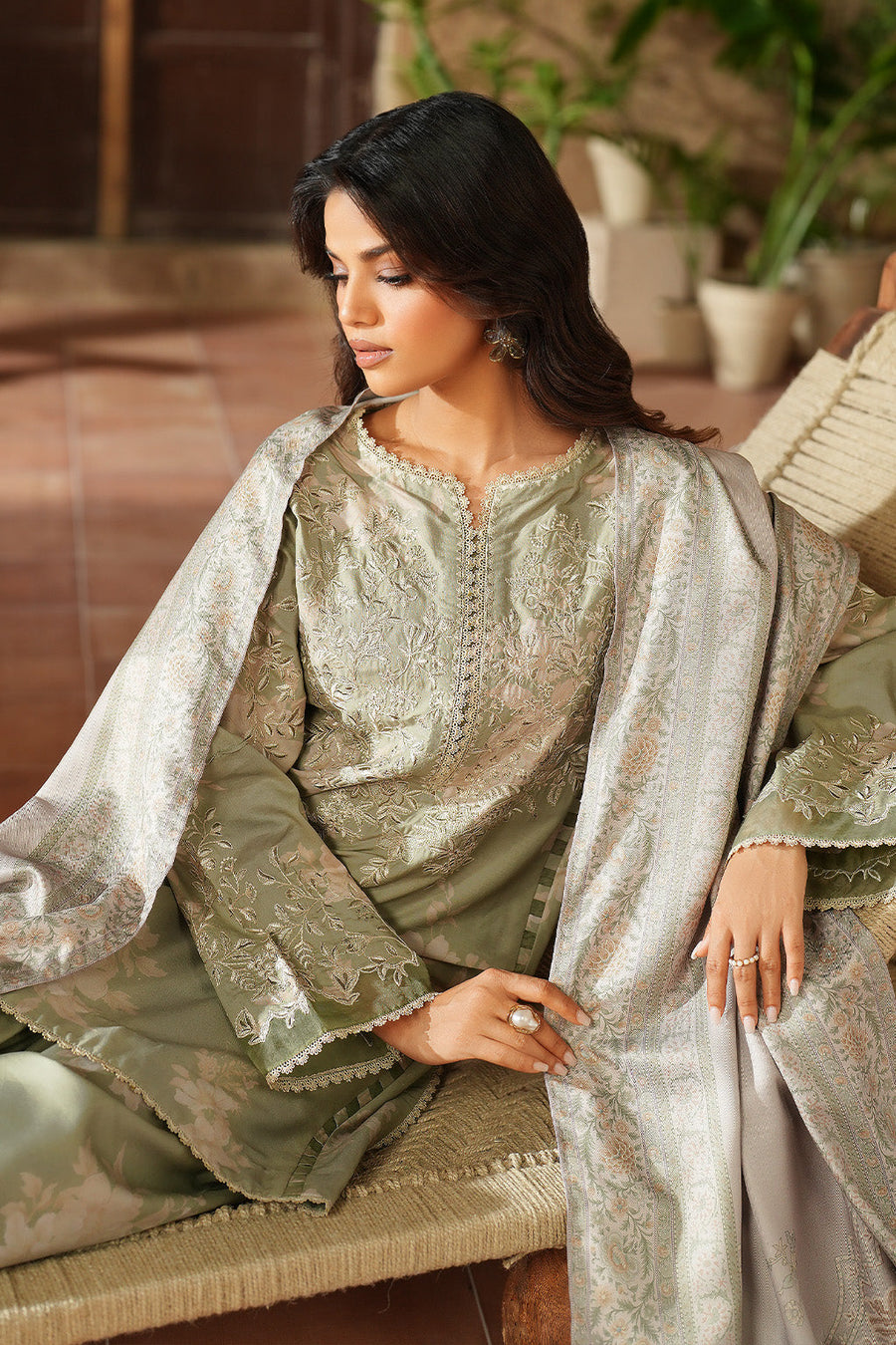 IZNIK Pre Fall Embroidered Viscose Linen Unstitched 3Pc Suit IPF-08