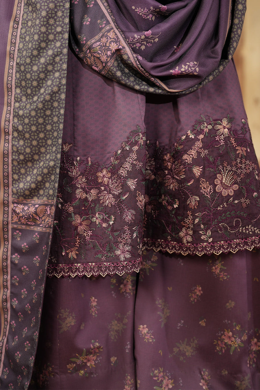 IZNIK Pre Fall Embroidered Viscose Linen Unstitched 3Pc Suit IPF-11
