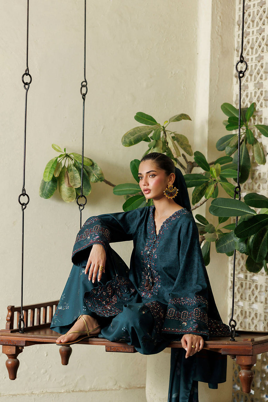 IZNIK Pre Fall Embroidered Viscose Linen Unstitched 3Pc Suit IPF-21
