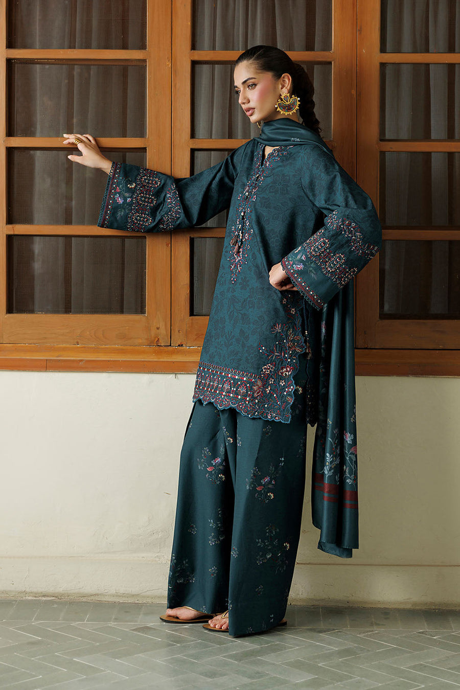 IZNIK Pre Fall Embroidered Viscose Linen Unstitched 3Pc Suit IPF-21