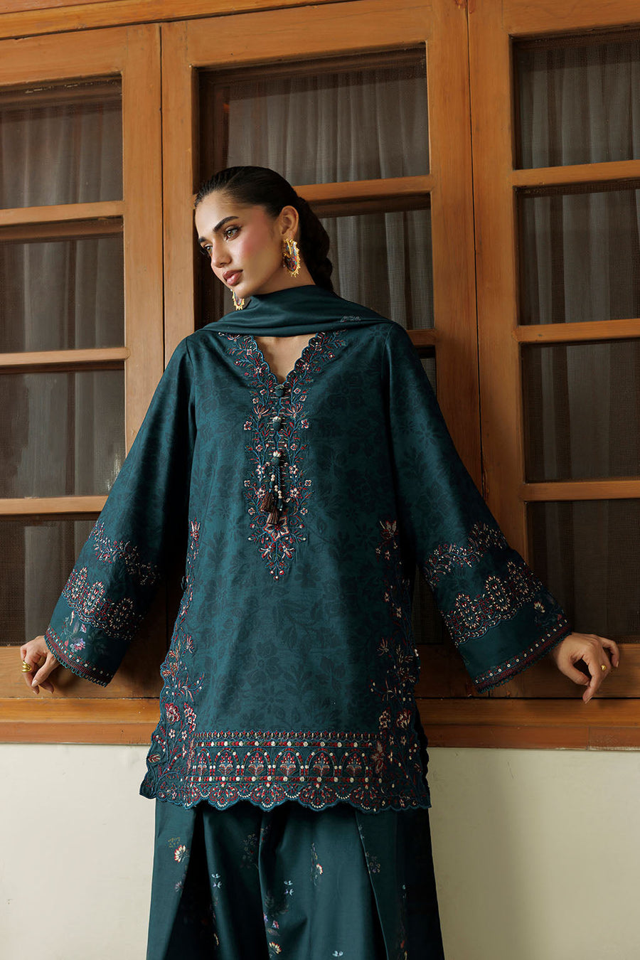 IZNIK Pre Fall Embroidered Viscose Linen Unstitched 3Pc Suit IPF-21