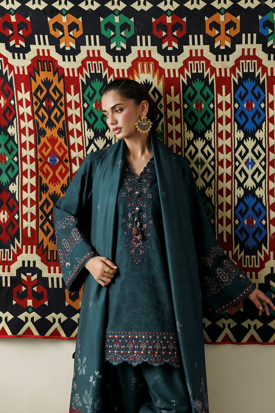 IZNIK Pre Fall Embroidered Viscose Linen Unstitched 3Pc Suit IPF-21