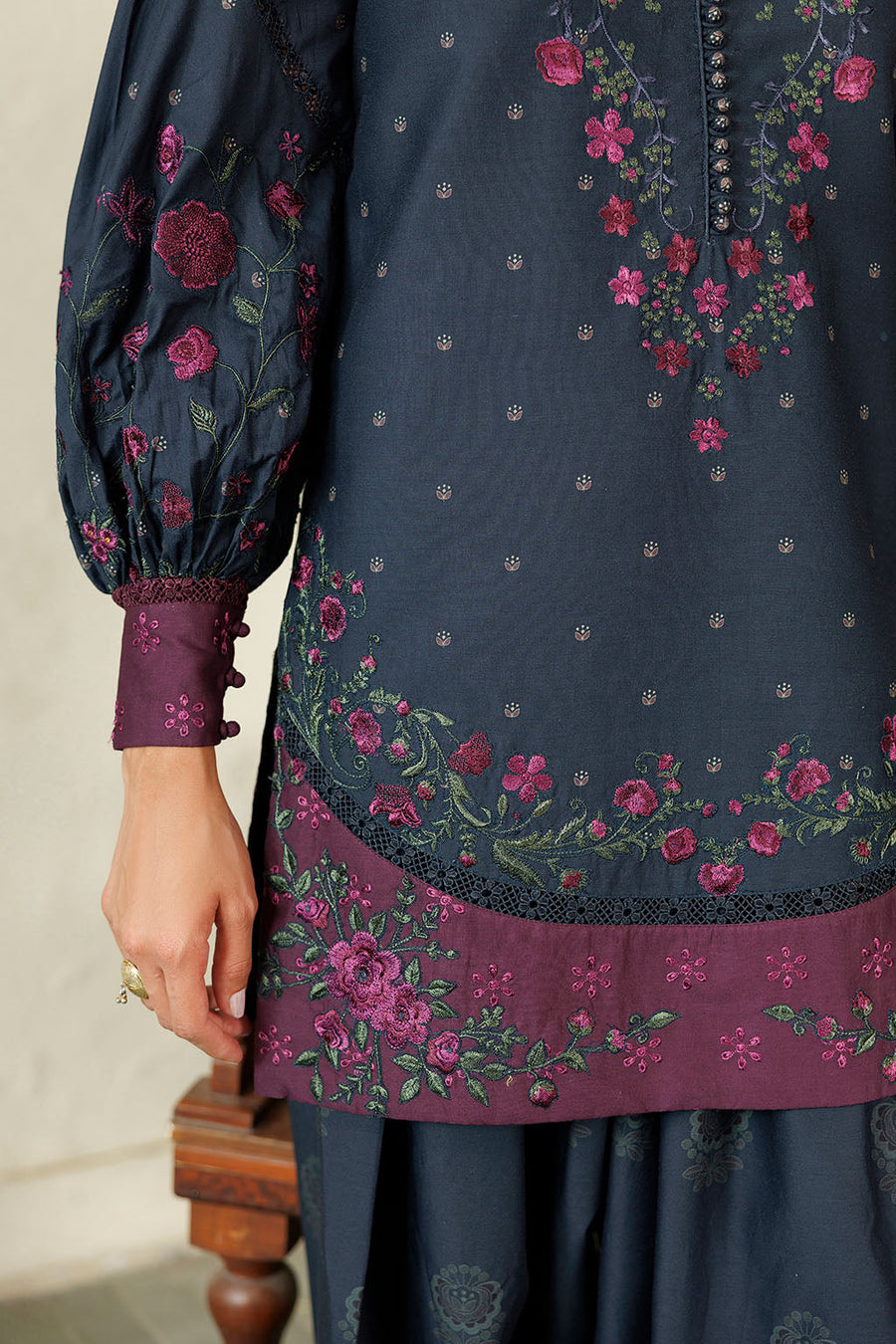 IZNIK Pre Fall Embroidered Viscose Linen Unstitched 3Pc Suit IPF-26