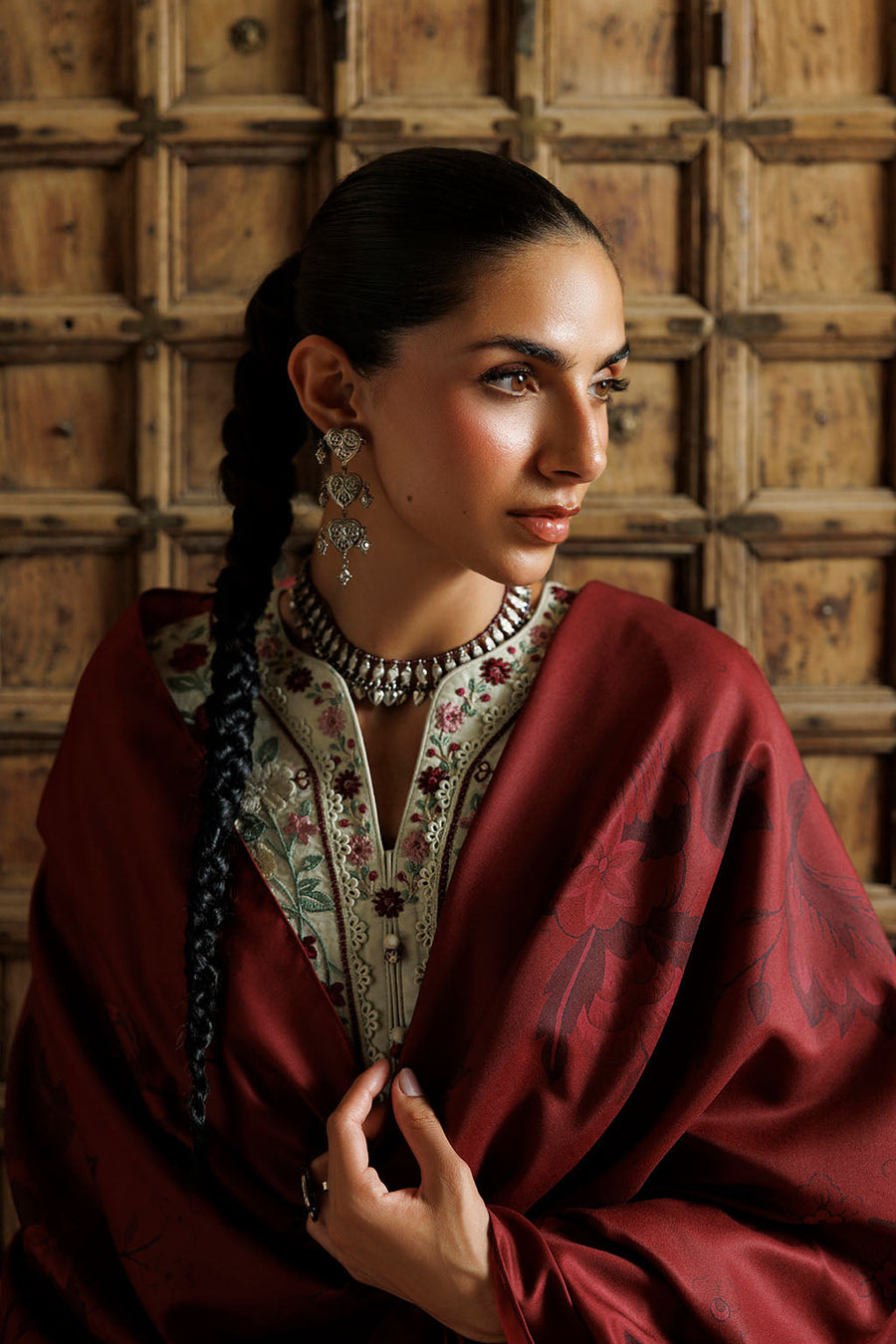 IZNIK Pre Fall Embroidered Viscose Linen Unstitched 3Pc Suit IPF-28