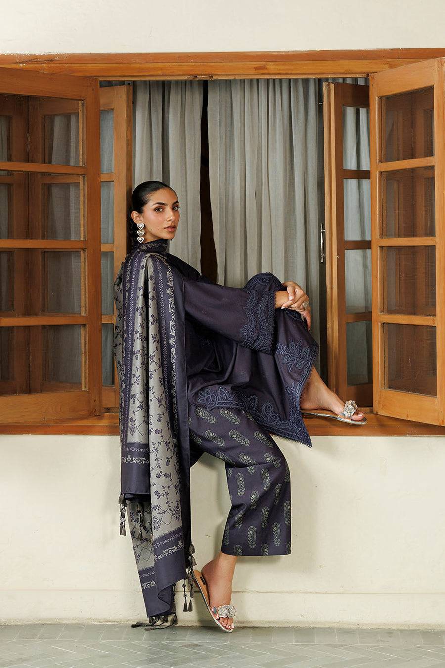 IZNIK Pre Fall Embroidered Viscose Linen Unstitched 3Pc Suit IPF-30